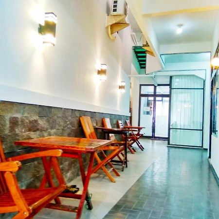 Hotel Keluarga Djagalan Raya Surabaya Luaran gambar
