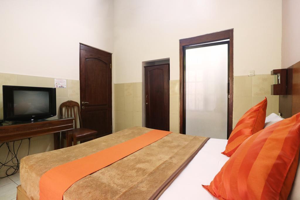 Hotel Keluarga Djagalan Raya Surabaya Luaran gambar