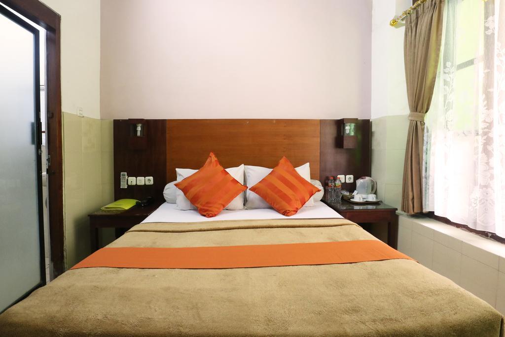 Hotel Keluarga Djagalan Raya Surabaya Luaran gambar