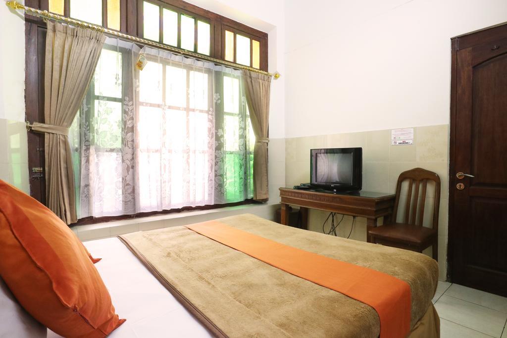 Hotel Keluarga Djagalan Raya Surabaya Luaran gambar