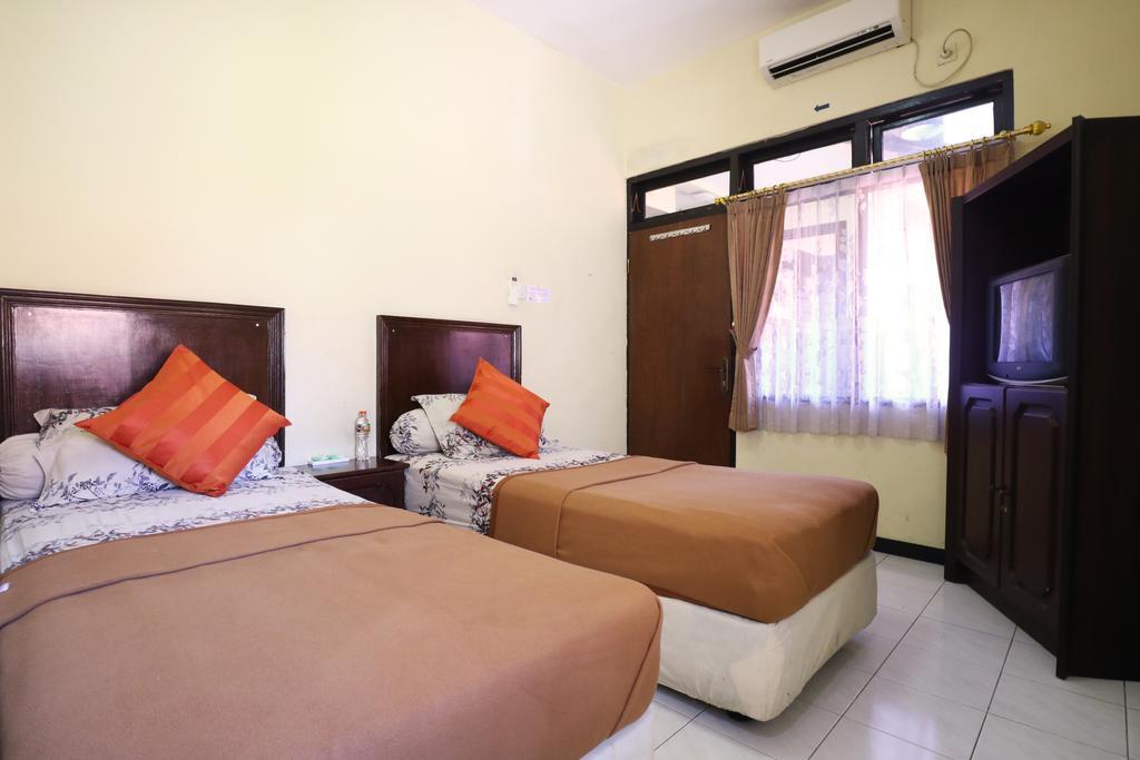 Hotel Keluarga Djagalan Raya Surabaya Luaran gambar
