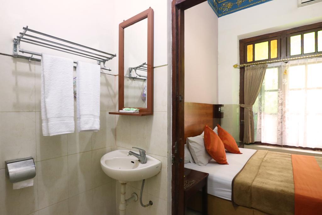 Hotel Keluarga Djagalan Raya Surabaya Luaran gambar