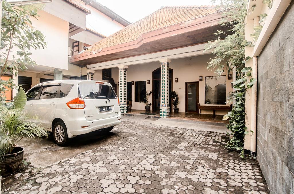 Hotel Keluarga Djagalan Raya Surabaya Luaran gambar