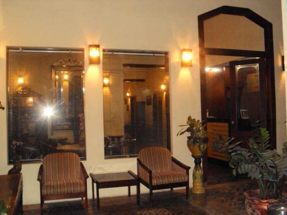 Hotel Keluarga Djagalan Raya Surabaya Luaran gambar