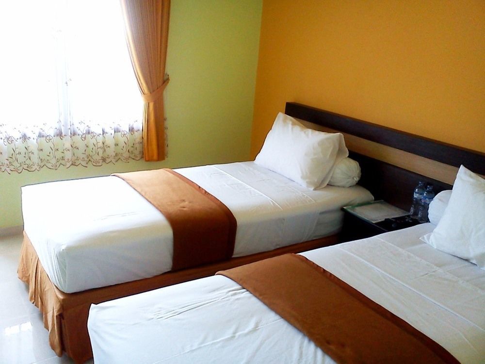 Hotel Keluarga Djagalan Raya Surabaya Luaran gambar