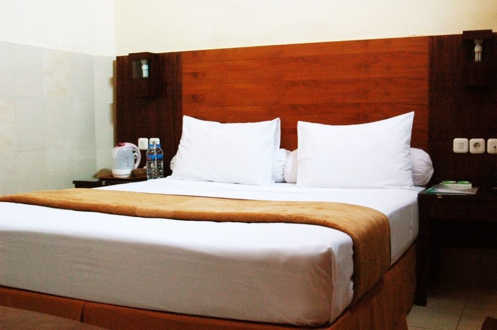 Hotel Keluarga Djagalan Raya Surabaya Luaran gambar