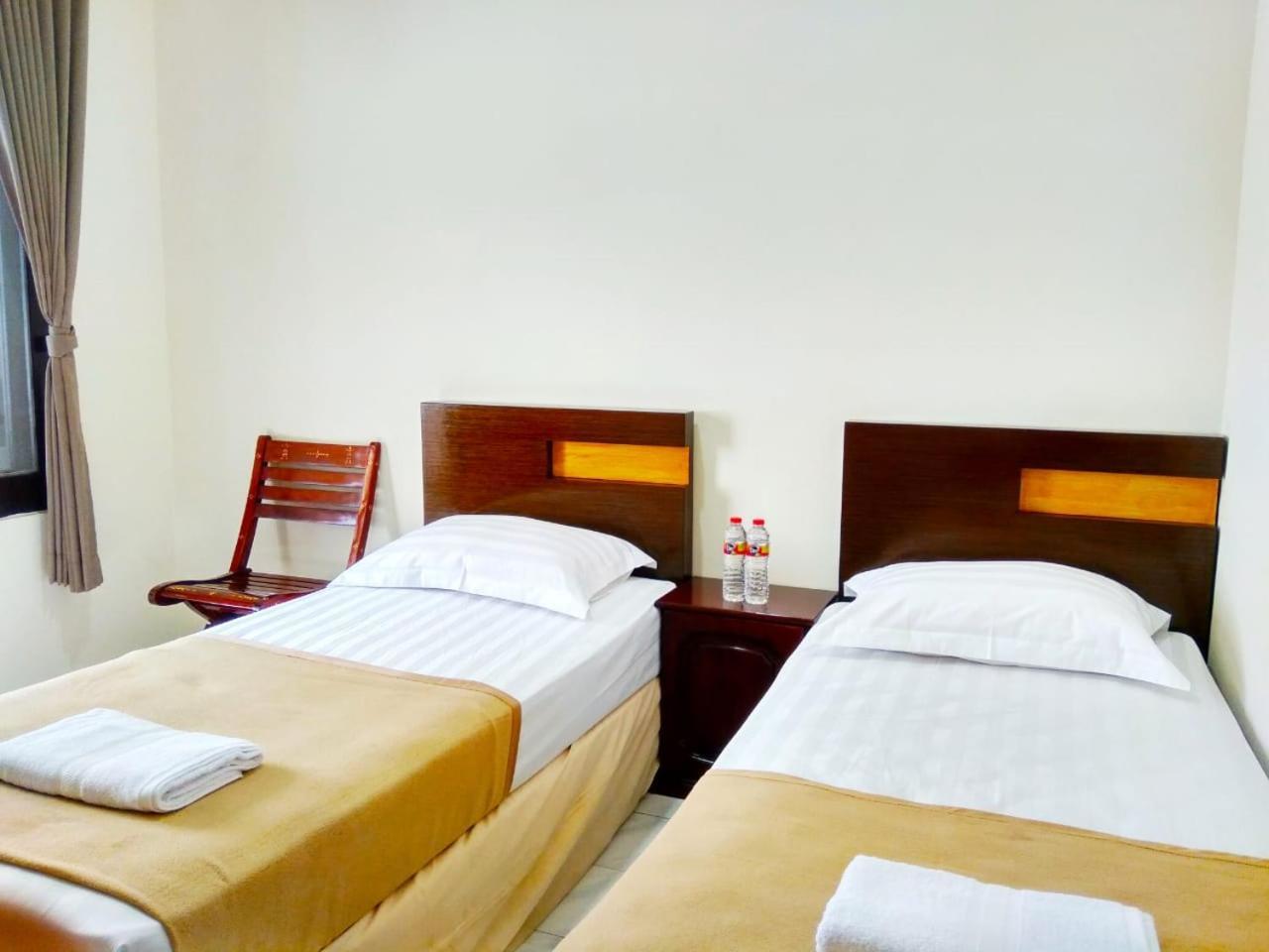 Hotel Keluarga Djagalan Raya Surabaya Luaran gambar