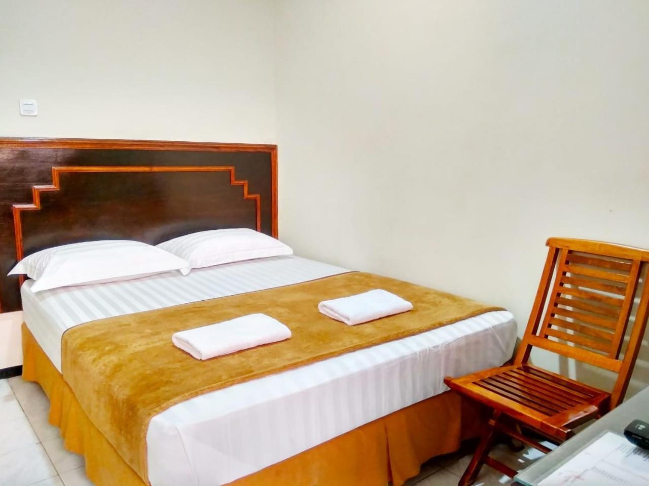 Hotel Keluarga Djagalan Raya Surabaya Luaran gambar