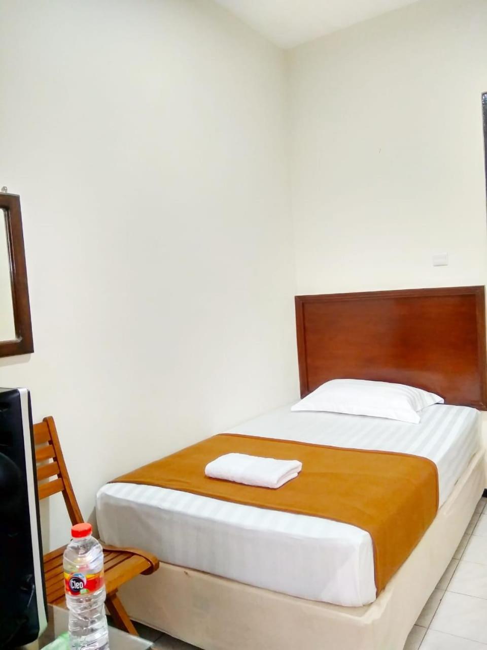 Hotel Keluarga Djagalan Raya Surabaya Luaran gambar
