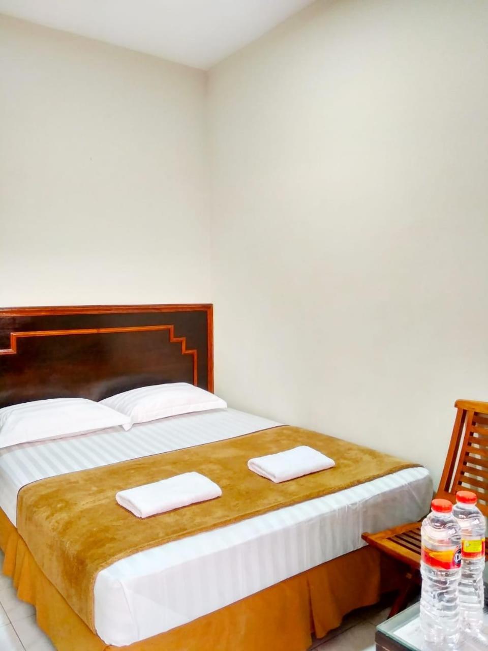 Hotel Keluarga Djagalan Raya Surabaya Luaran gambar