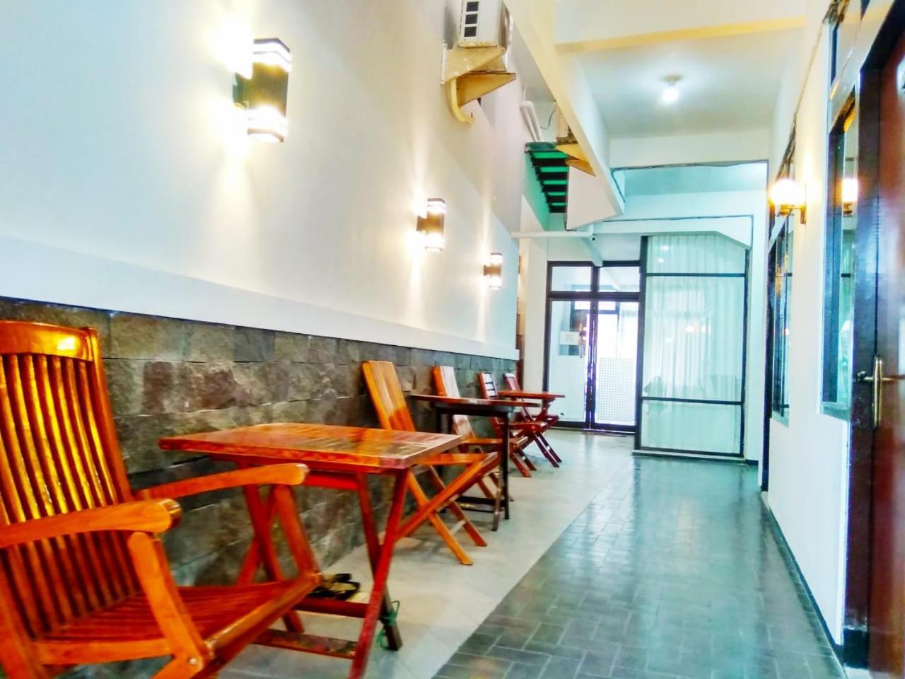Hotel Keluarga Djagalan Raya Surabaya Luaran gambar