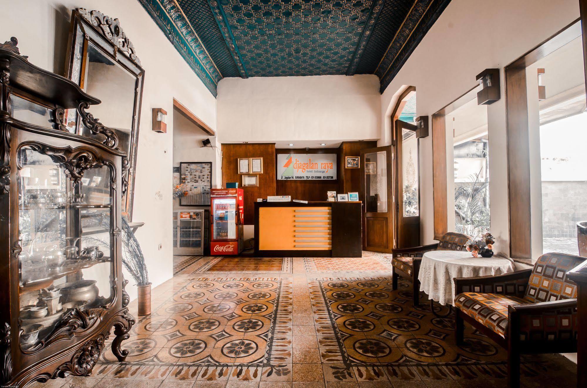 Hotel Keluarga Djagalan Raya Surabaya Luaran gambar