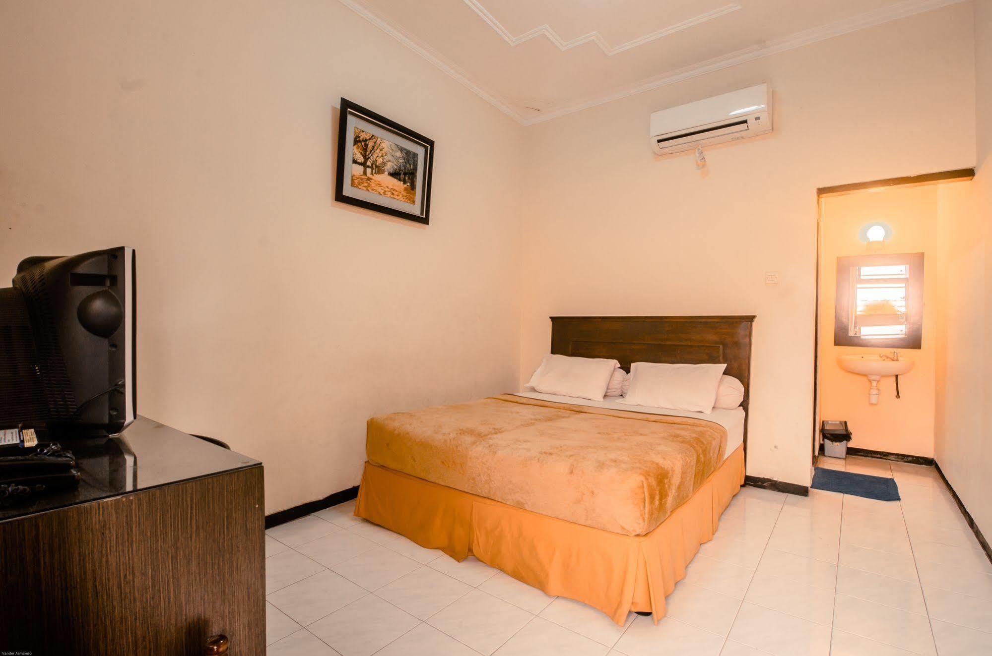 Hotel Keluarga Djagalan Raya Surabaya Luaran gambar