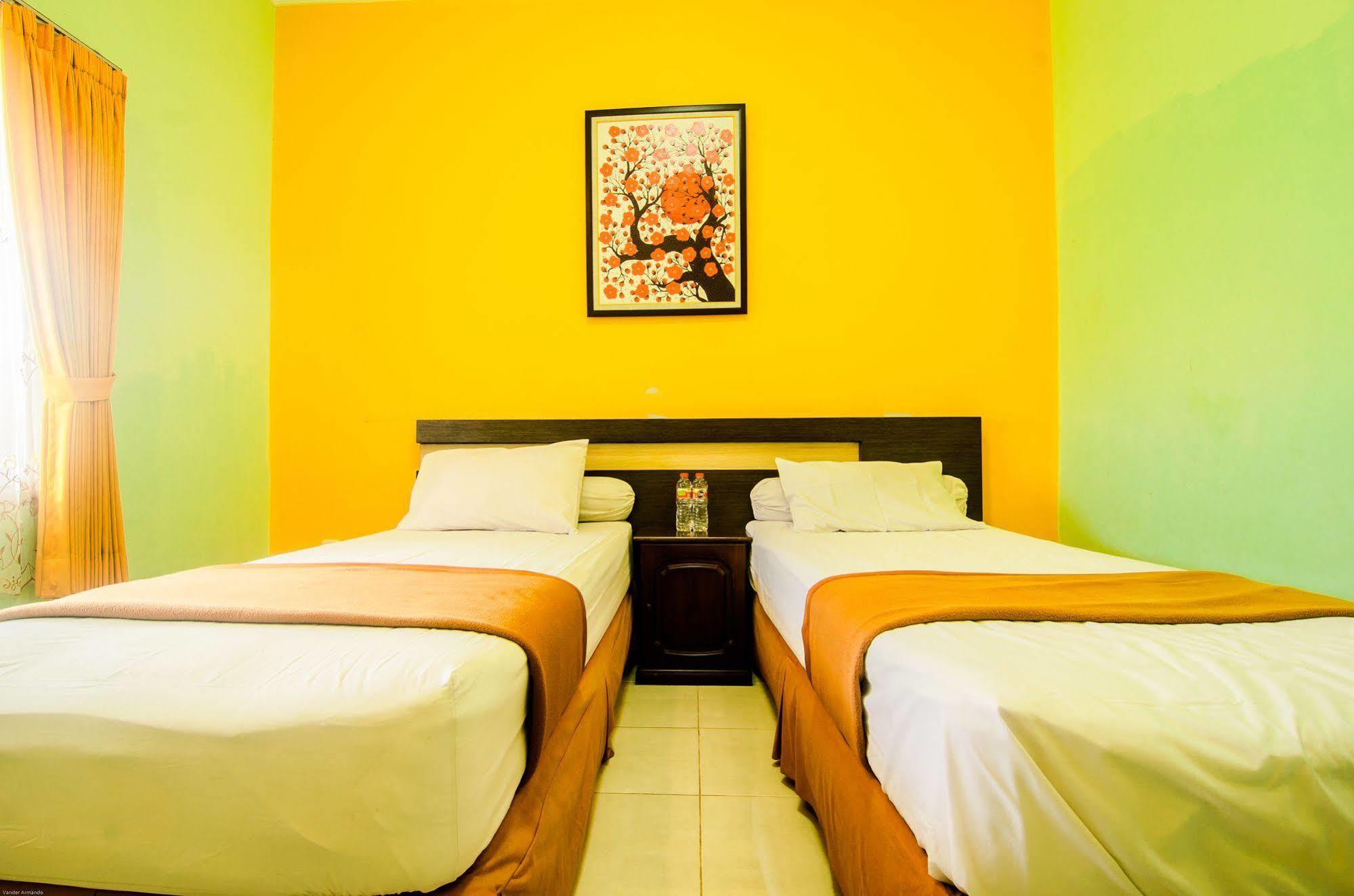 Hotel Keluarga Djagalan Raya Surabaya Luaran gambar