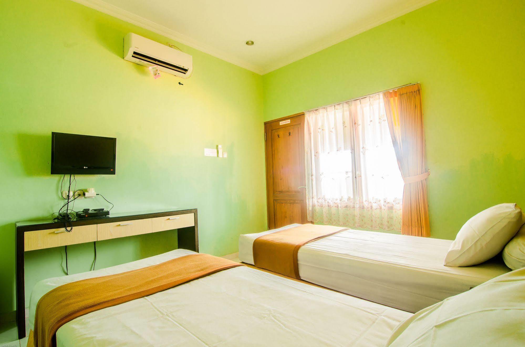 Hotel Keluarga Djagalan Raya Surabaya Luaran gambar